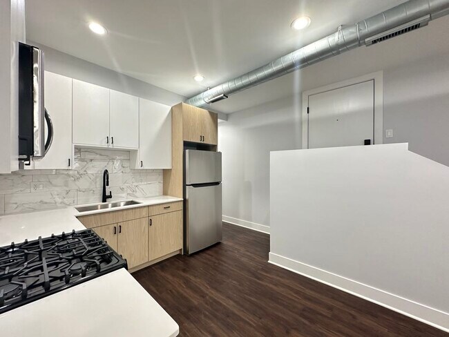 Foto del edificio - 2149 W Wilson Ave
