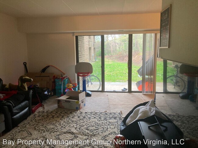 Building Photo - 2 br, 1 bath House - 2341 FREETOWN CT #1B