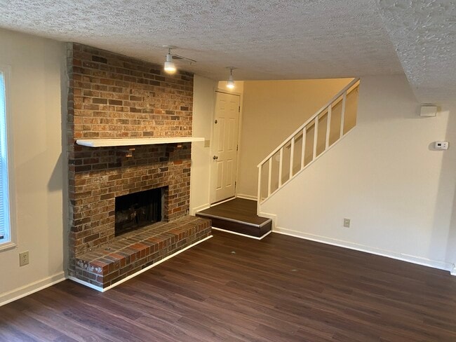 Building Photo - 897 Ventnor Pl SW