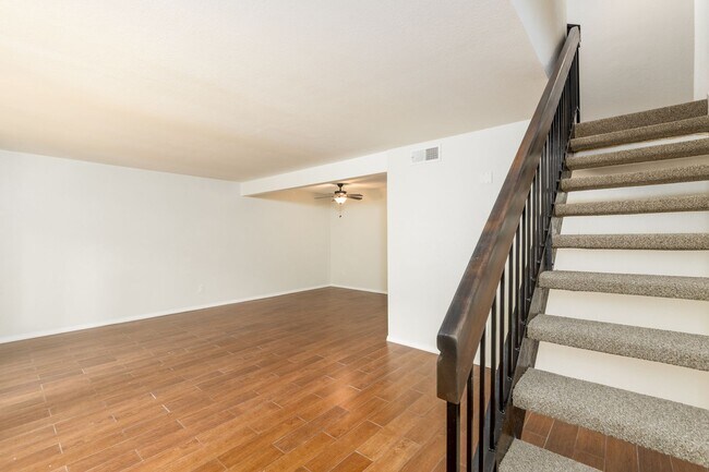 Building Photo - 4 Bedroom Townhome in Carlsbad's Tanglewoo...