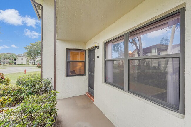 Building Photo - 7689 Tahiti Ln