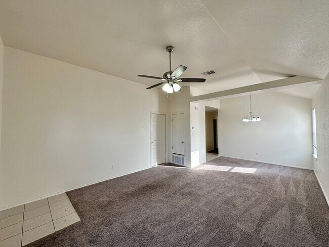 Foto del edificio - 5007 John David Dr