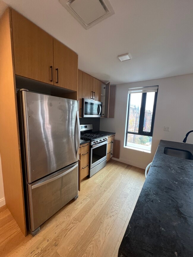 Foto del edificio - 83 Gardner St