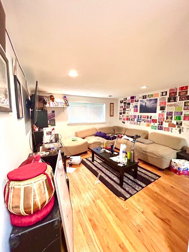 15 Euston Rd Unit 4, Boston, MA 02135 15 Euston Rd Boston, MA