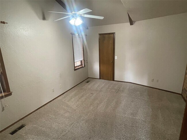 Foto del edificio - 1225 N Terrace Dr