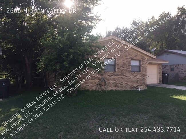 Building Photo - 2606 Hidden Valley Dr