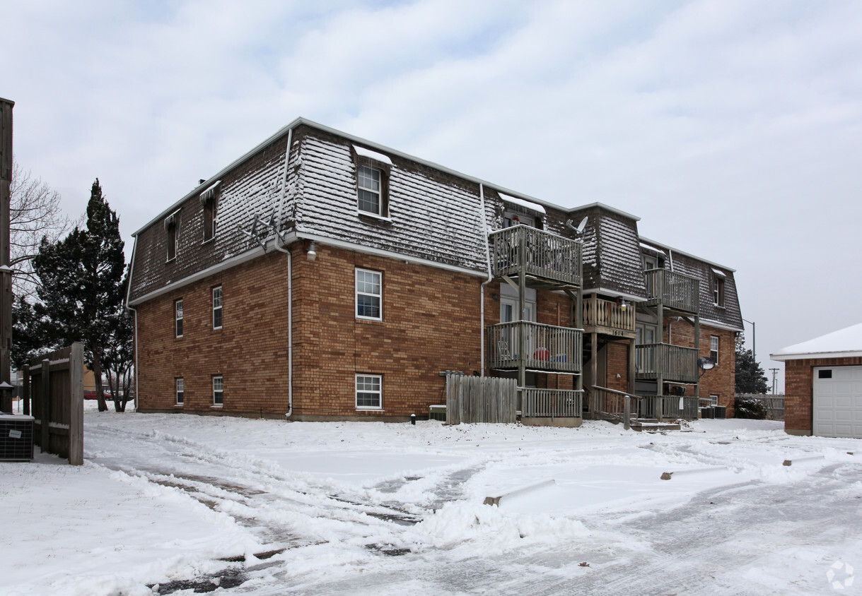 Primary Photo - Cedar Tree Apartments