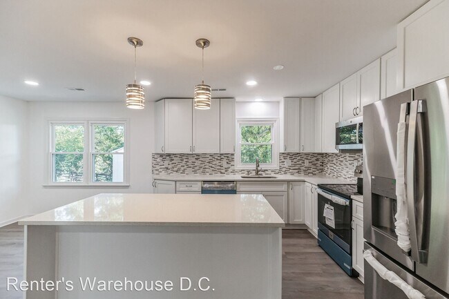 Building Photo - 3 br, 2 bath House - 115 Sharon Dr