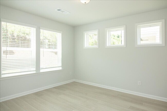 Foto del edificio - Newly Constructed 4bd/3.5ba Minutes From A...
