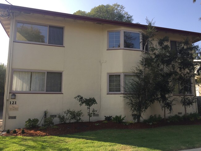 121 Sylvar St Unit 2 Santa Cruz Ca 95060 Apartment For Rent In Primary Photo 121 Sylvar St
