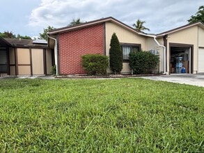 Building Photo - 9821 W Elm Ln