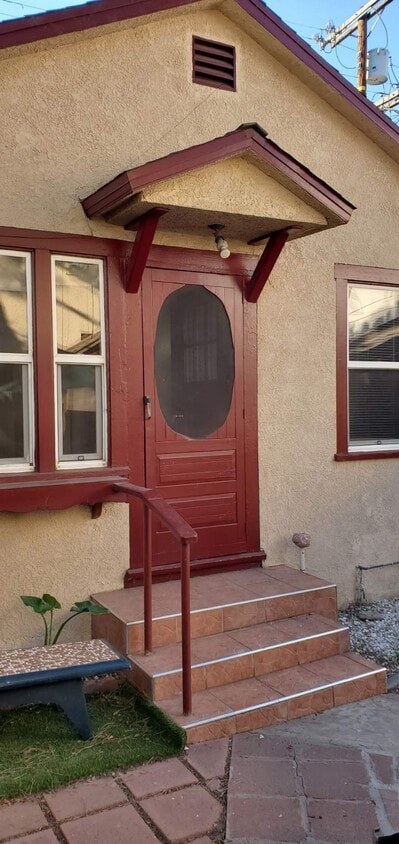 Foto principal - 1701 1/2 S Burnside Ave