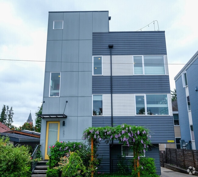 Building Photo - 1851 S Jackson Pl