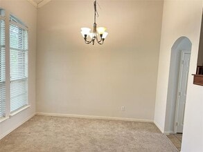 Building Photo - 13350 Duesenberg Dr