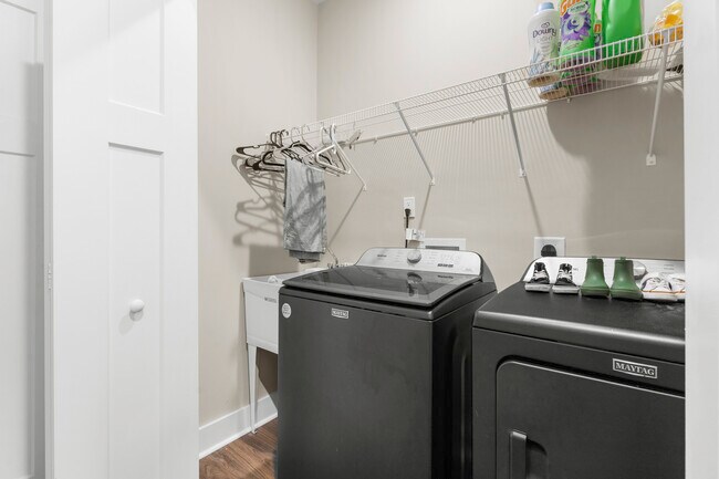 Foto del edificio - 306 E Theriault Ct