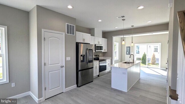 Foto del edificio - 2251 Papermill Rd