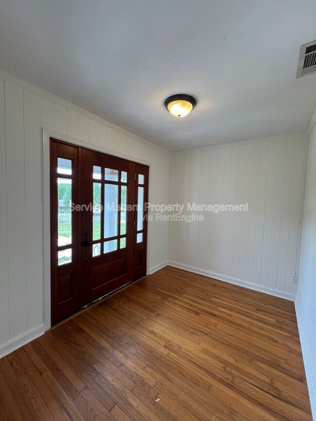 Building Photo - 3543 Bayou Blvd