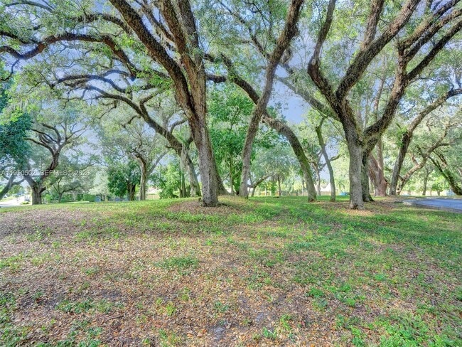 Building Photo - 9451 Live Oak Pl