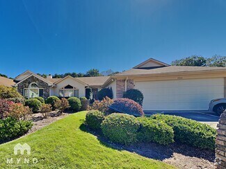 Building Photo - 4601 Lake Village Dr