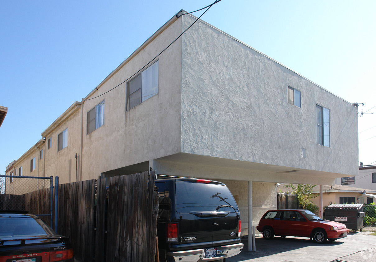 Building Photo - 3828 Cherokee Ave