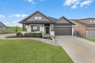 Building Photo - 2301 Shorthorn Dr