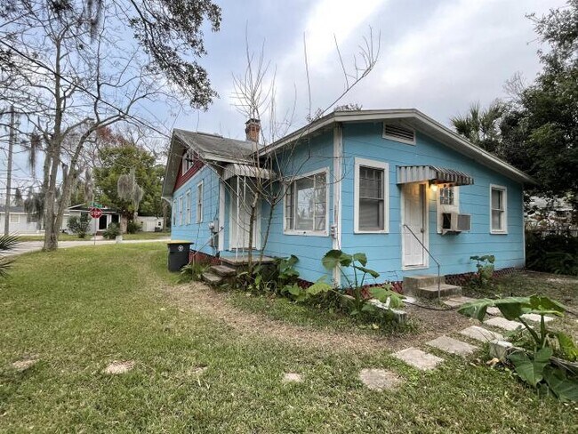 Building Photo - 3 bedroom in Jacksonville FL 32207