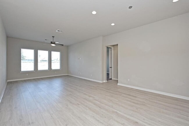 Foto del edificio - 469 Coyote Crk Wy