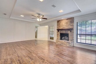 Building Photo - 2501 Glenhaven Dr