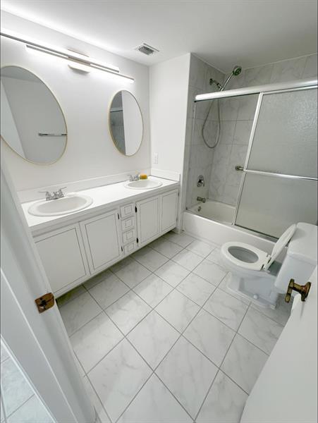 Foto del edificio - 3001 W Rolling Hills Cir