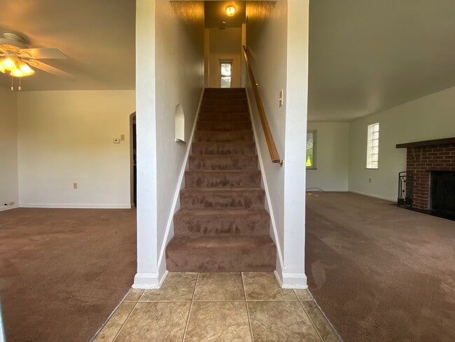Entry - 4443 Clairton Blvd