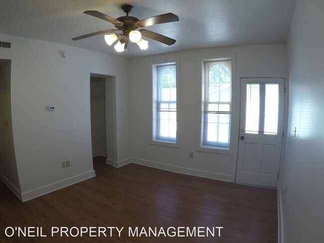 Foto del edificio - 1 br, 1 bath Apartment - 220 S. 6th St.