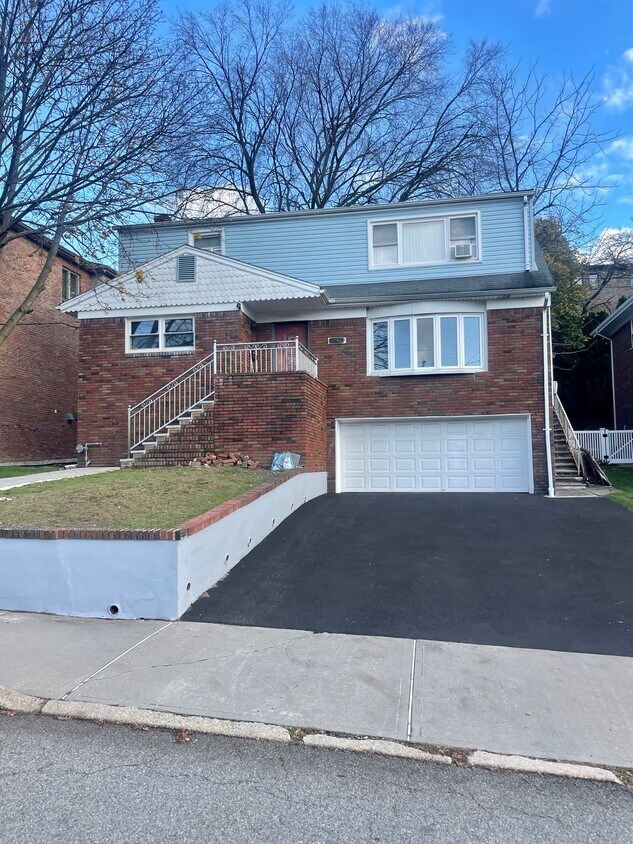 1530 13th St Unit Floor 1, Fort Lee, NJ 07024 Apartments in Fort Lee