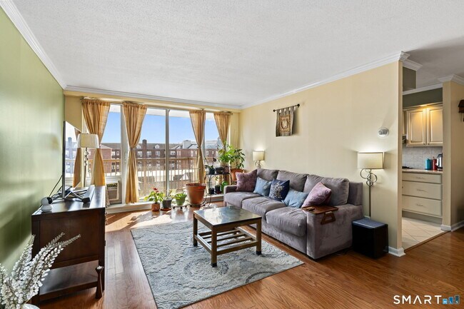 Foto del edificio - 65 Glenbrook Rd