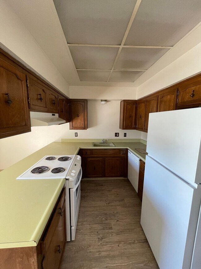 Building Photo - 291 W Alexander Ave