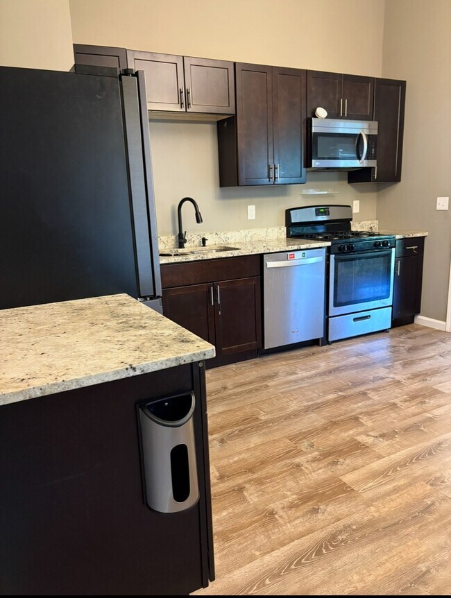 Foto del edificio - 6272 Creekford Dr