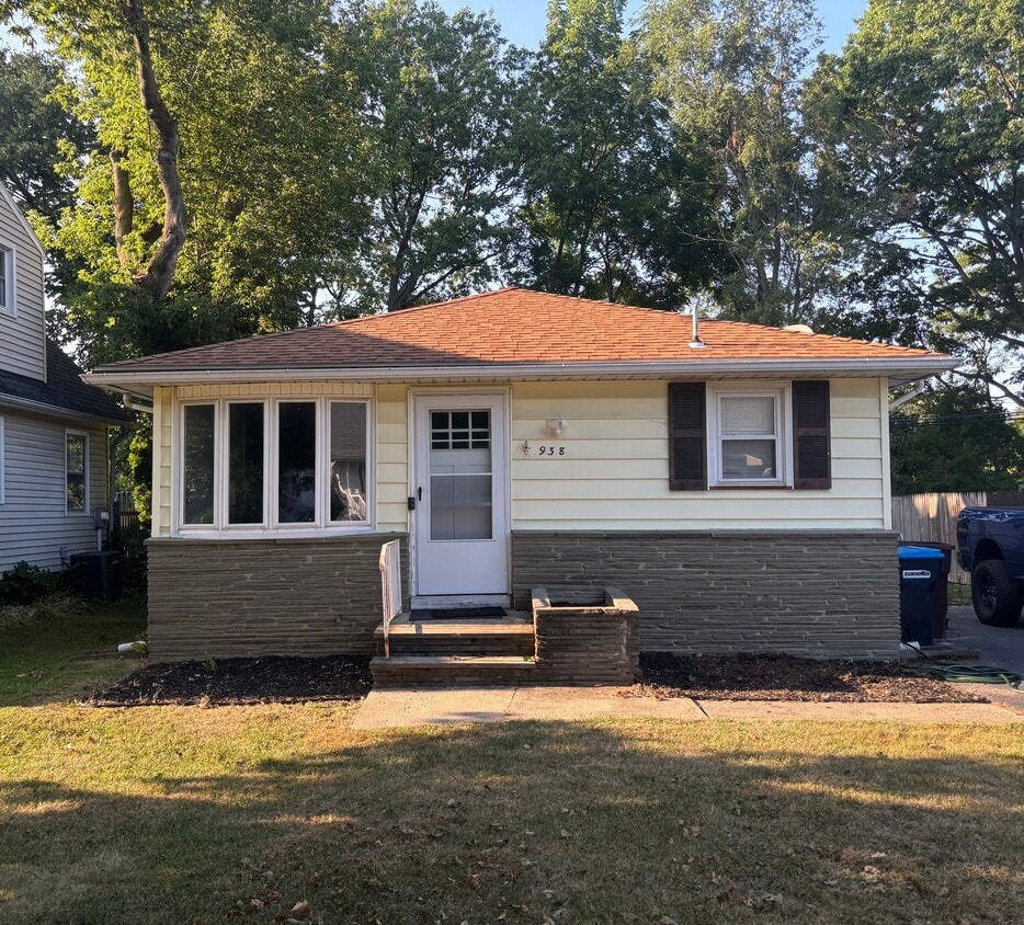 Primary Photo - 938 Whitlock Rd
