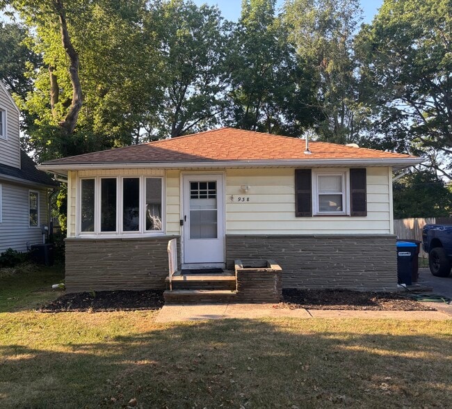 Building Photo - 938 Whitlock Rd