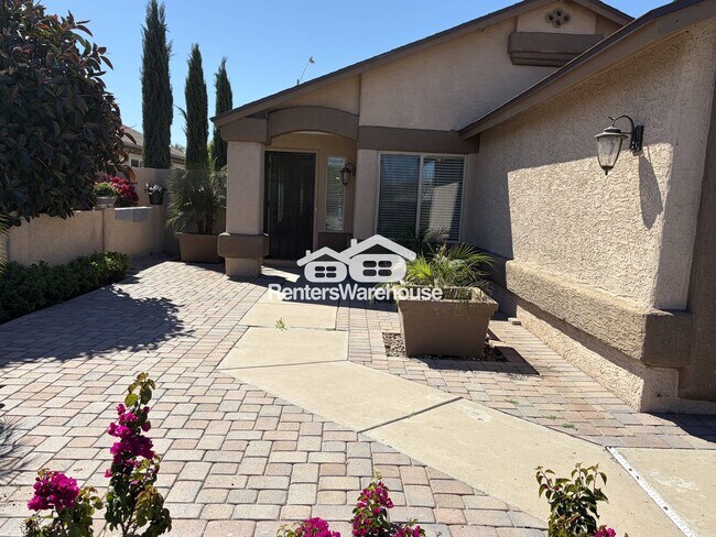 Foto del edificio - 2023 E Paradise Ln