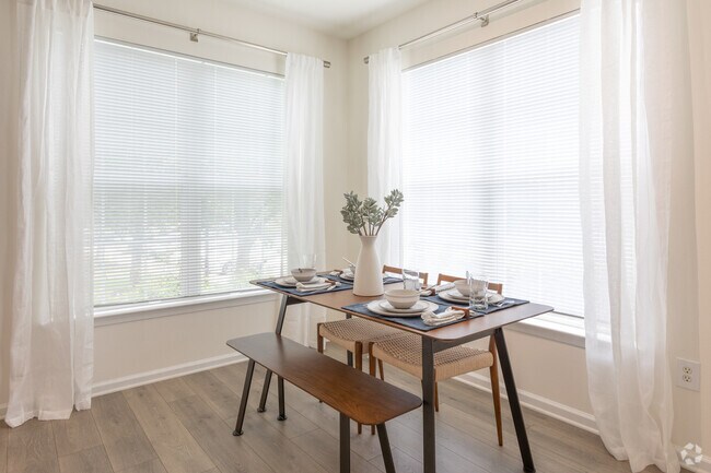 2BR, 2BA - 1,276 SF - TGM Ridge