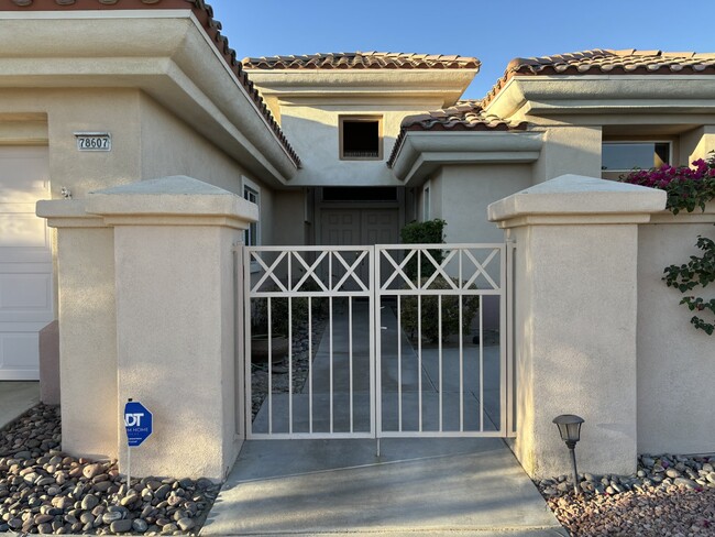 Building Photo - 55+ Long-term Rental in Sun City Palm Desert