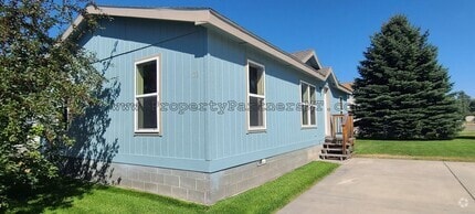 Building Photo - 102 Sunlight Ave