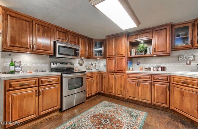 Building Photo - 1933 Gus Moran St