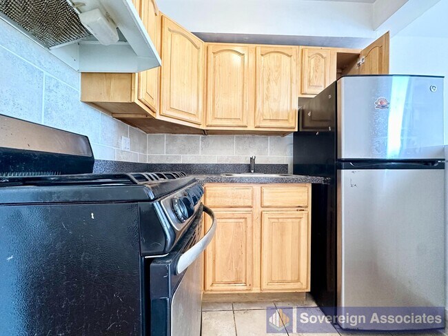 Foto del edificio - 2112 Starling Ave