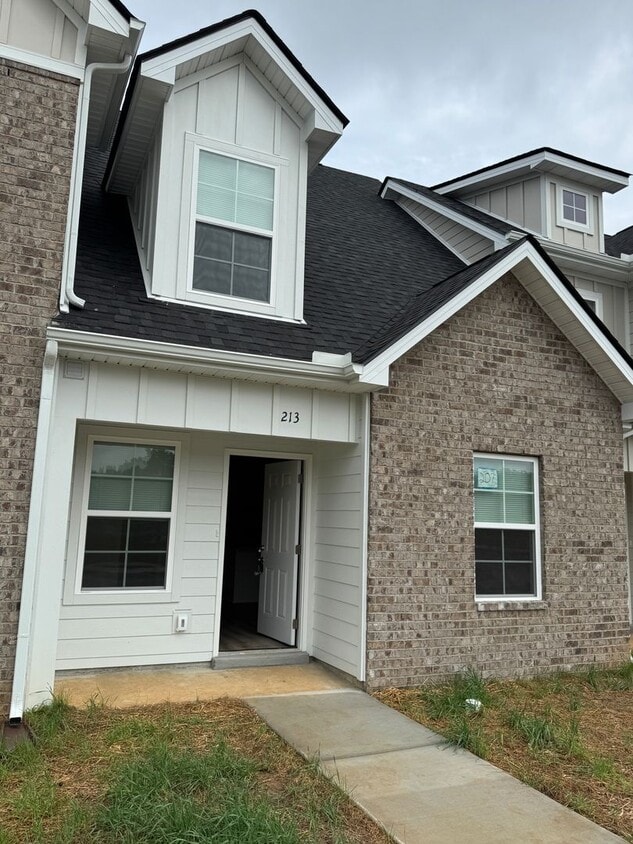 Photo - 213 Mountaindale Drive