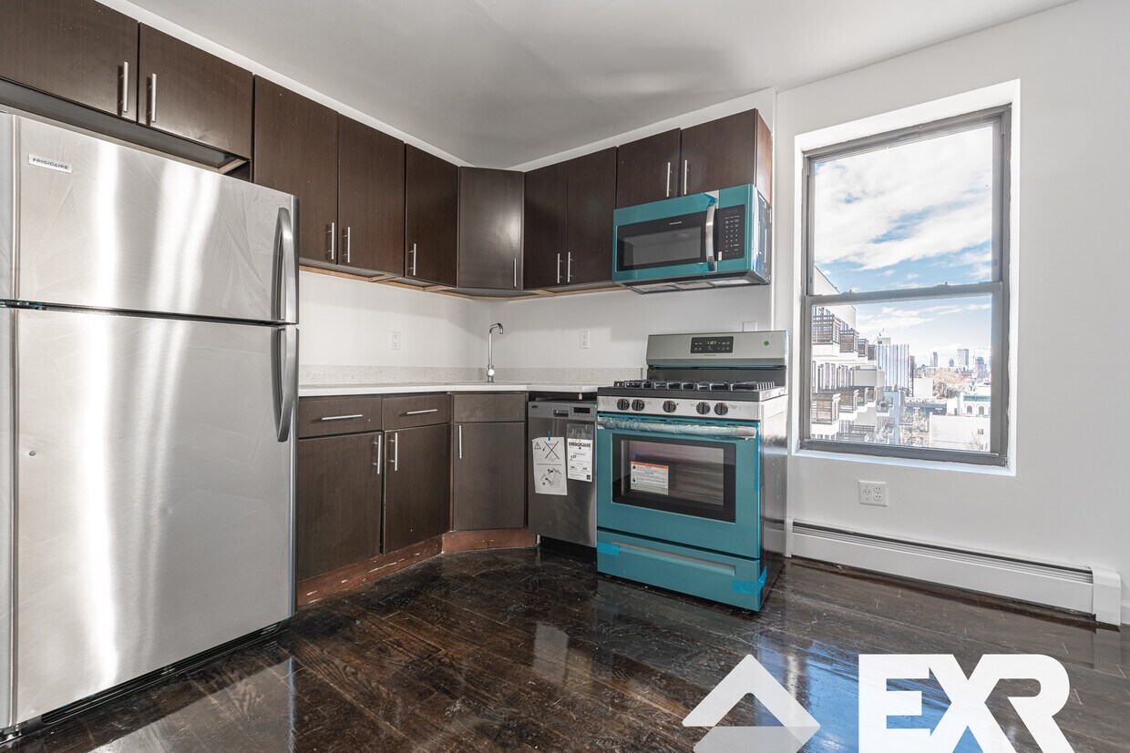 Foto principal - 879 Dekalb Ave