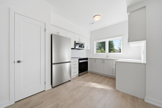 Photo du bâtiment - 42 Lowes Rd W