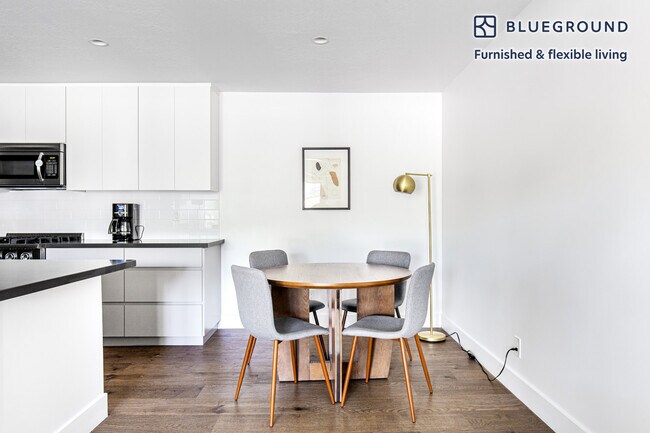 Foto del edificio - 350 Sharon Park Dr