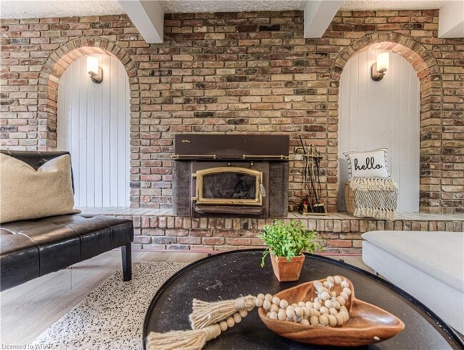 Building Photo - 44 Cherrytree Crt