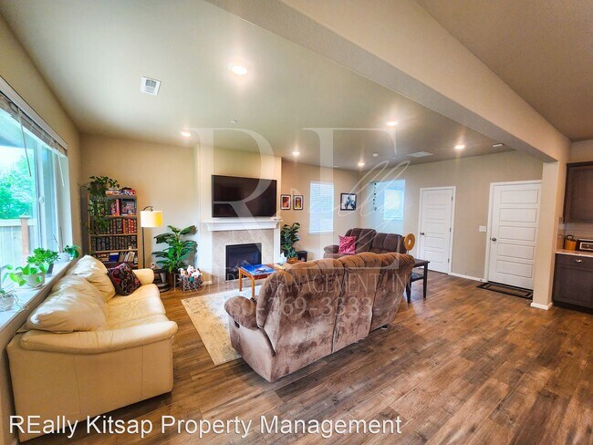 Building Photo - 4 br, 2.5 bath House - 1502 Baker Heights ...