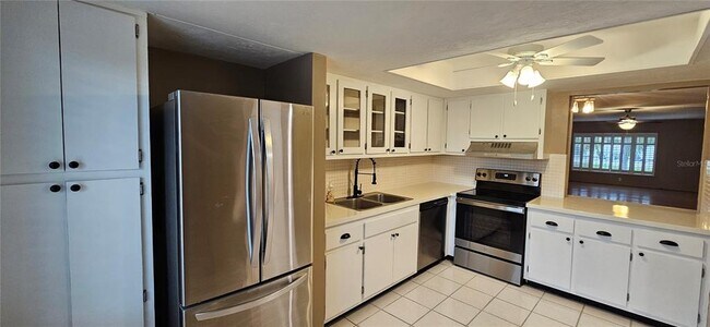 Foto del edificio - 2244 Winkler Ave